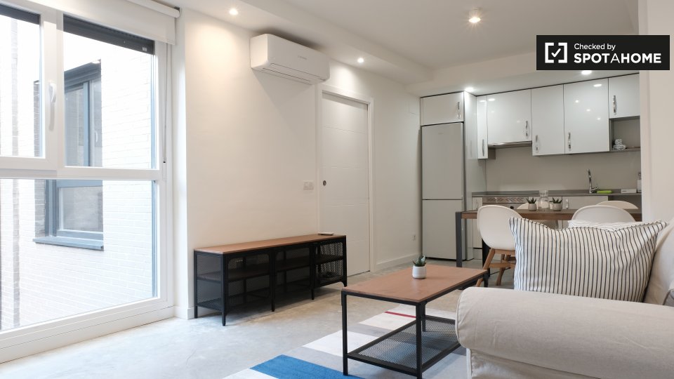 Modern 1-bedroom apartment for rent in Tetuán, Madrid - in Madrid