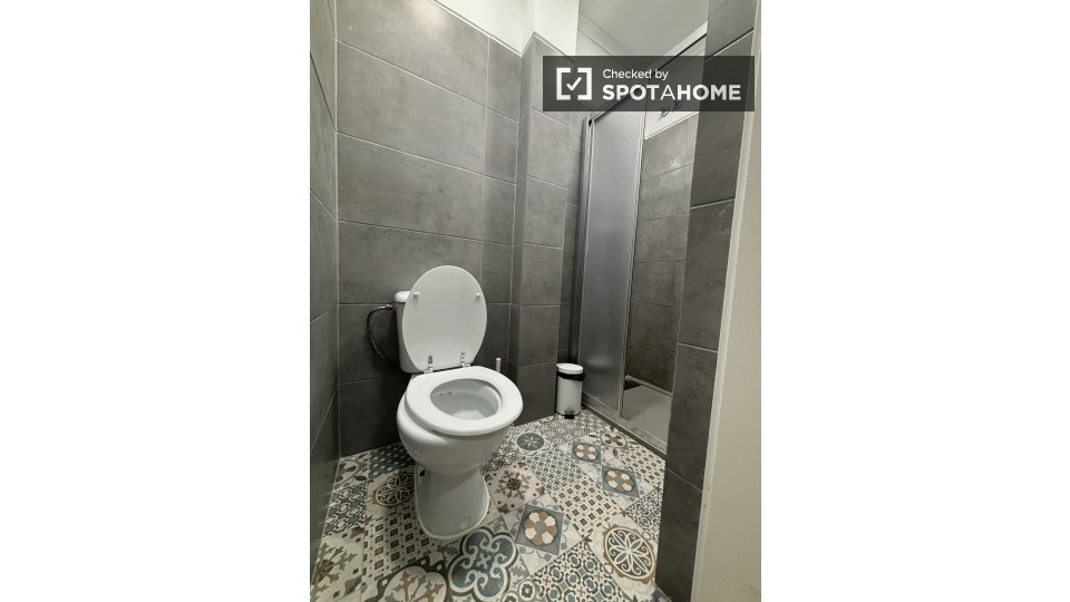 Double room Lisbon, 4 beds, 85m² — photo 25
