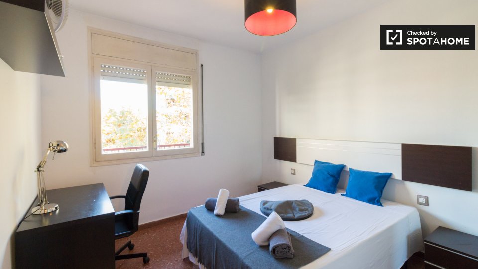 Double room Barcelona, 5 beds, 125m² — photo 1
