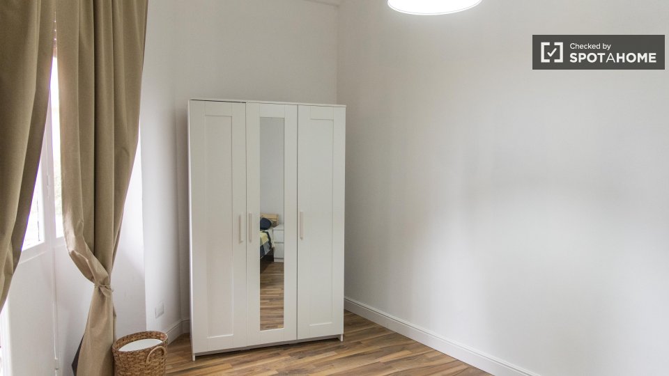 Double room Rome, 3 beds — photo 17