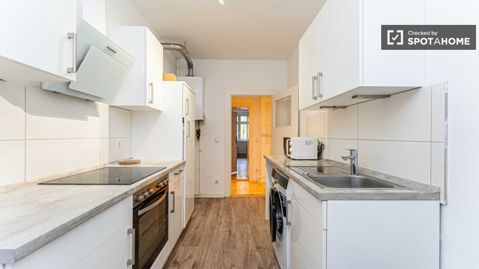 Double room Berlin, 3 beds, 73m² — photo 5