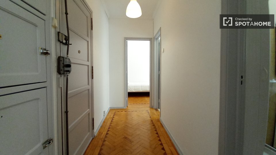 Double room Lisbon, 2 beds, 60m² — photo 7