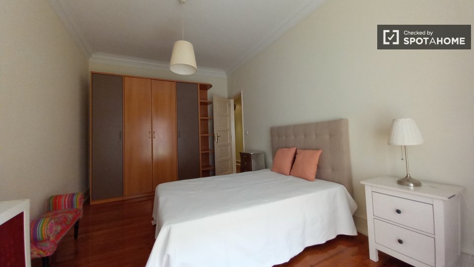 Apartment Lisbon, 3 beds, 120m² — photo 10