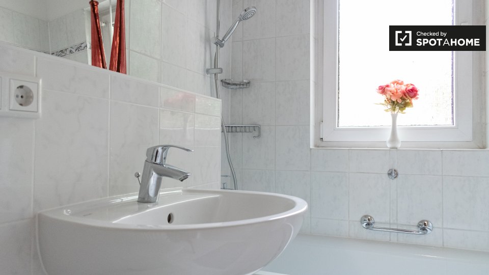 Double room Berlin, 7 beds, 100m² — photo 2