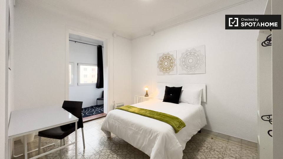 Double room Barcelona, 9 beds — photo 22
