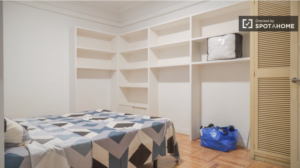 Double room Madrid, 18 beds — photo 16