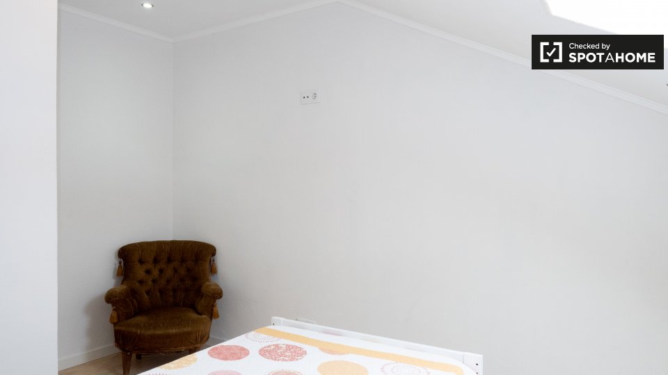 Double room Lisbon, 6 beds, 140m² — photo 3
