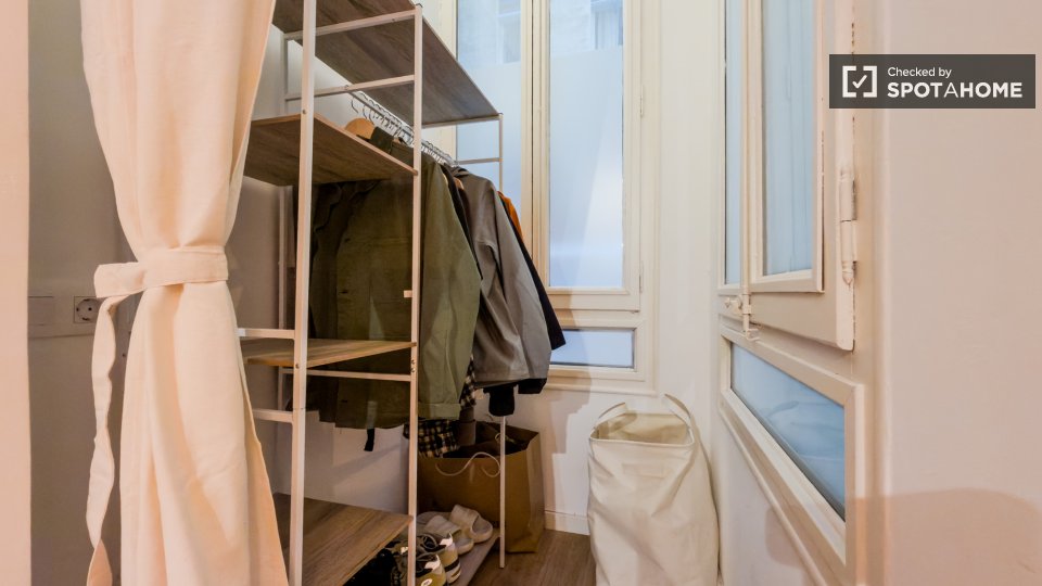 Habitación en piso compartido de 3 habitaciones en El Fort Pienc, Barcelona.