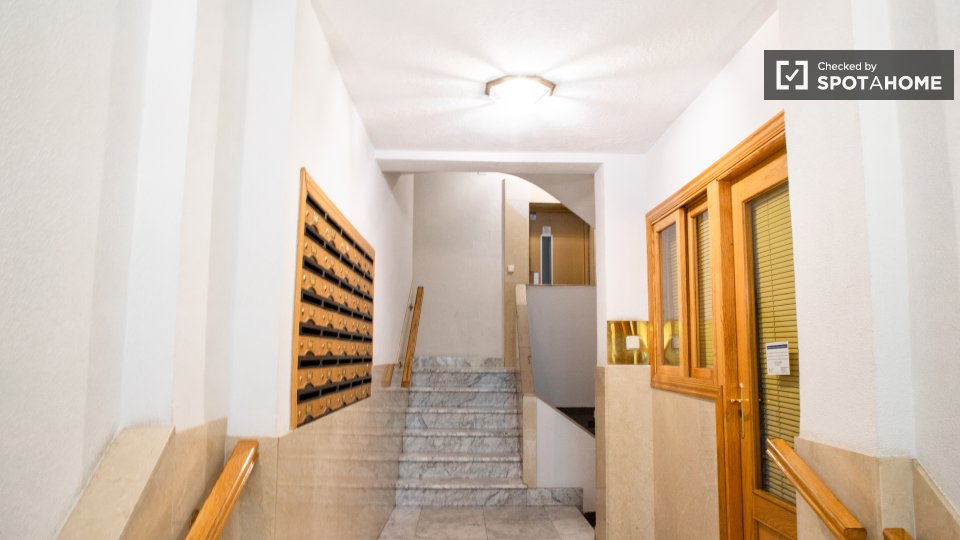 Double room Madrid, 5 beds — photo 5