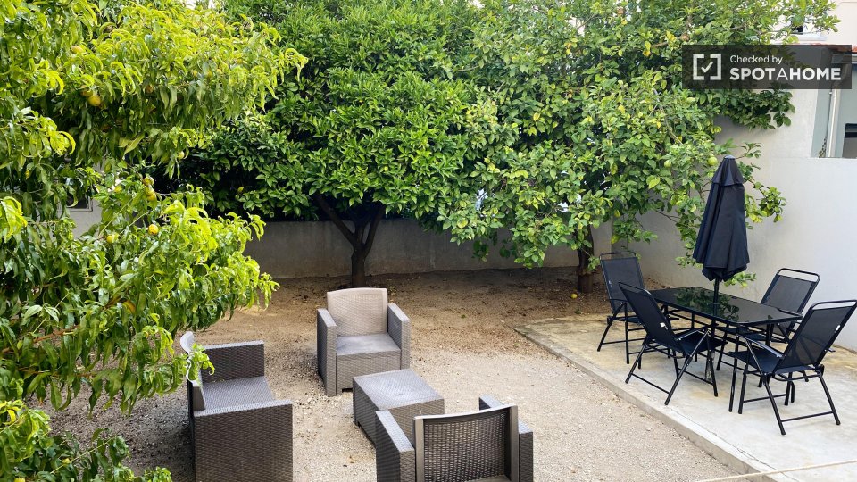 Double room Lisbon, 6 beds — photo 13