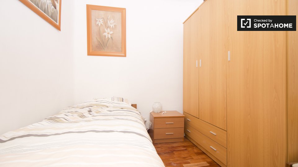 Double room Madrid, 4 beds, 100m² — photo 3