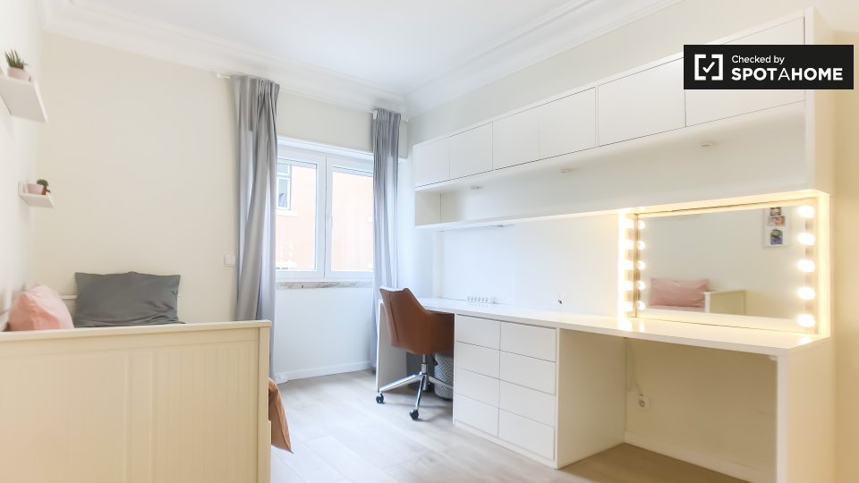 Double room Lisbon, 4 beds, 240m² — photo 2