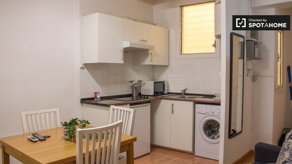 Double room Barcelona, 3 beds — photo 8