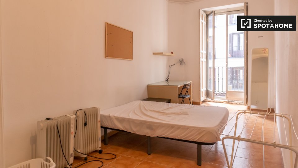 Double room Madrid, 4 beds — photo 1