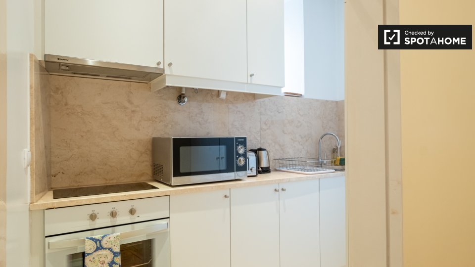 Apartment Lisbon, 2 beds — photo 18