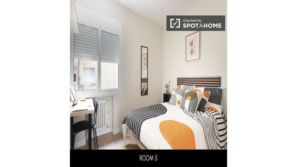 Double room Madrid, 7 beds, 162m² — photo 10