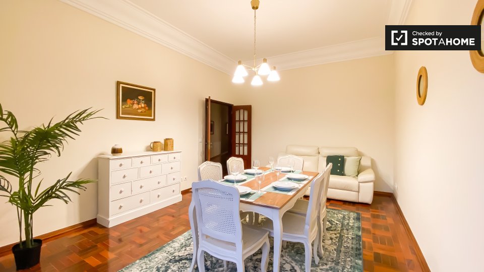 Apartment Lisbon, 4 beds — photo 8