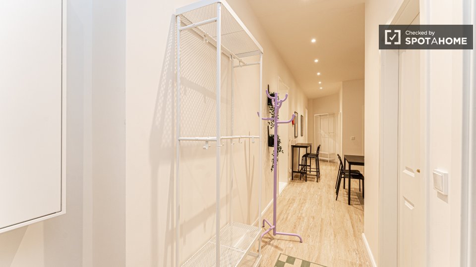 Double room Berlin, 6 beds, 101m² — photo 3