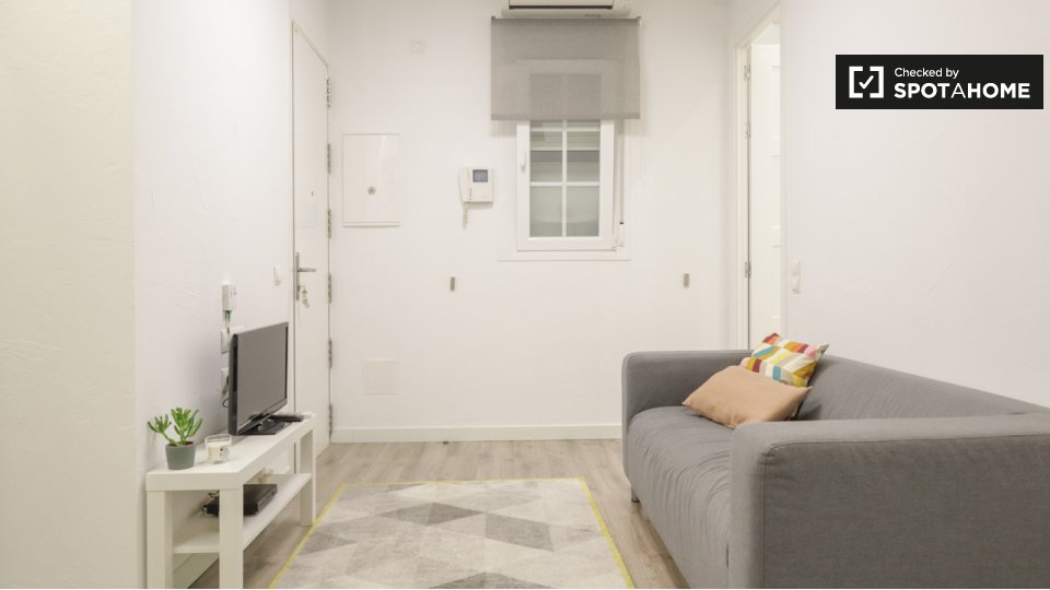 Apartment Madrid, 1 bed, 34m² — photo 2