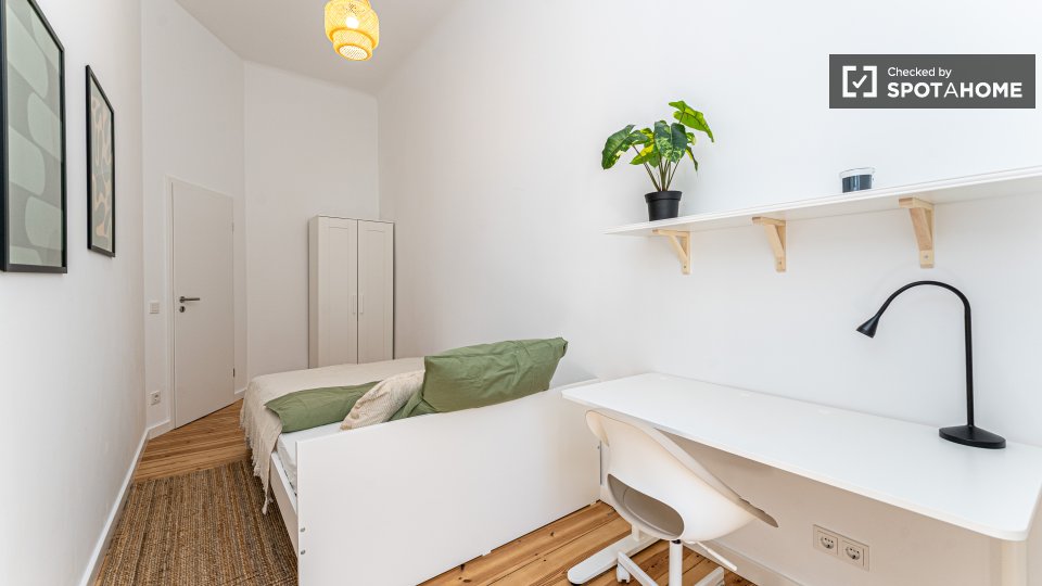 Double room Berlin, 8 beds, 136m² — photo 19