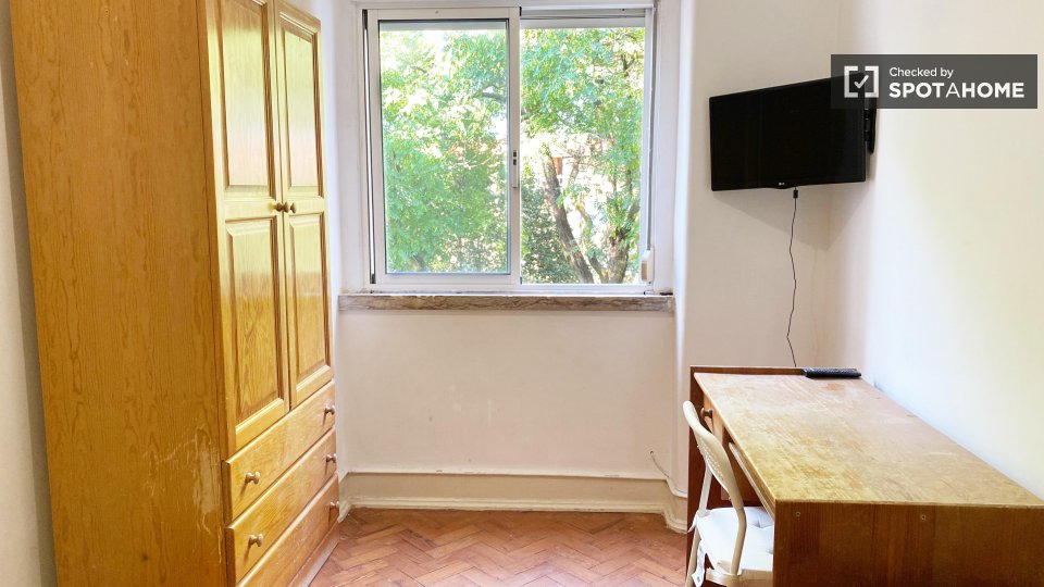Double room Lisbon, 4 beds — photo 77