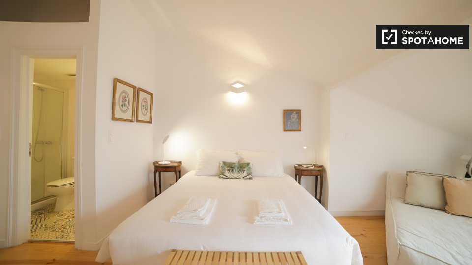 Apartment Lisbon, 1 bed, 75m² — photo 11