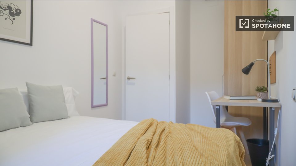 Double room Madrid, 18 beds — photo 17