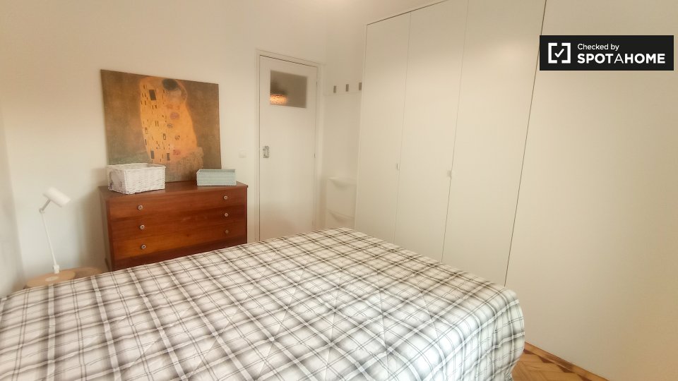 Apartment Lisbon, 2 beds, 68m² — photo 17