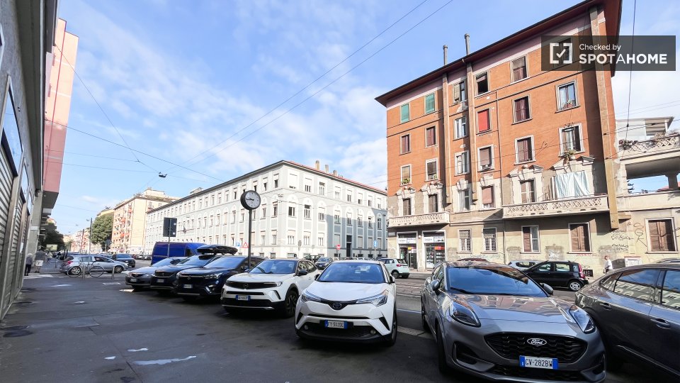 Double room Milan, 4 beds — photo 18