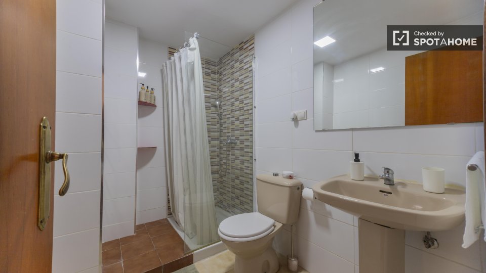 Apartment Valencia, 2 beds, 65m² — photo 17