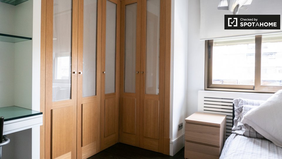 Double room Madrid, 5 beds, 200m² — photo 1