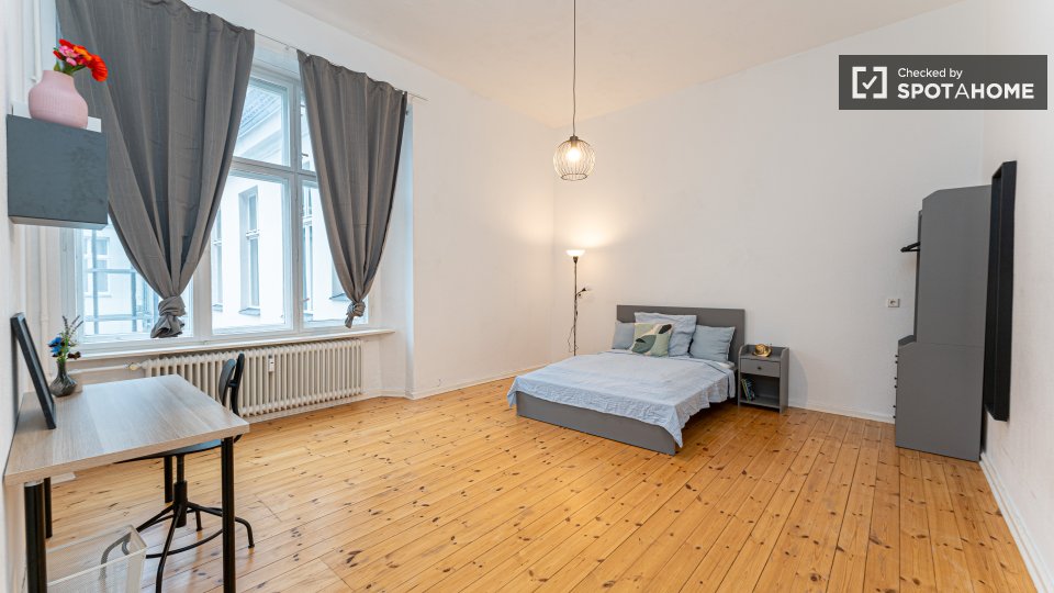 Double room Berlin, 3 beds, 75m² — photo 18