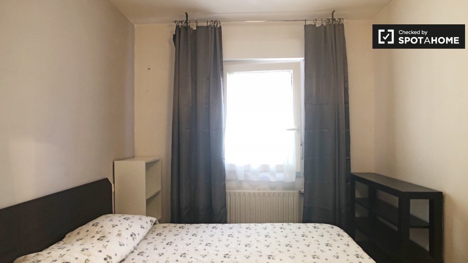 Double room Madrid, 3 beds, 160m² — photo 11