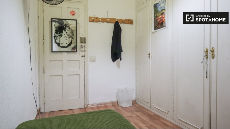 Double room Madrid, 12 beds, 280m² — photo 4