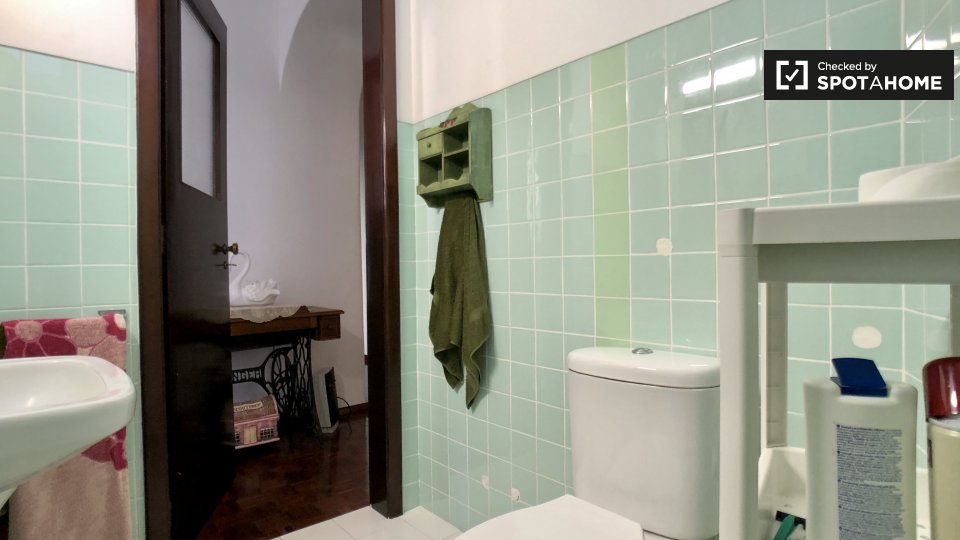 Double room Lisbon, 5 beds, 200m² — photo 18