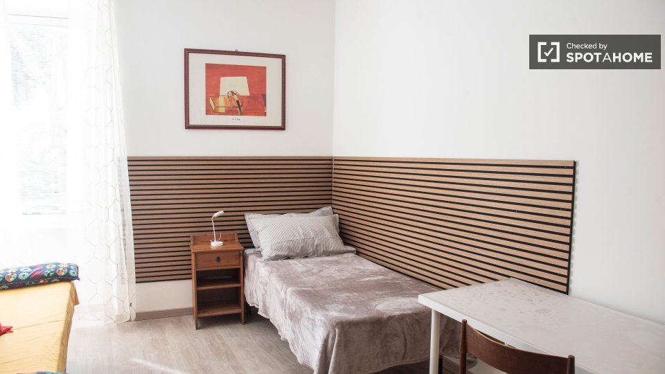 Double room Rome, 3 beds, 80m² — photo 2
