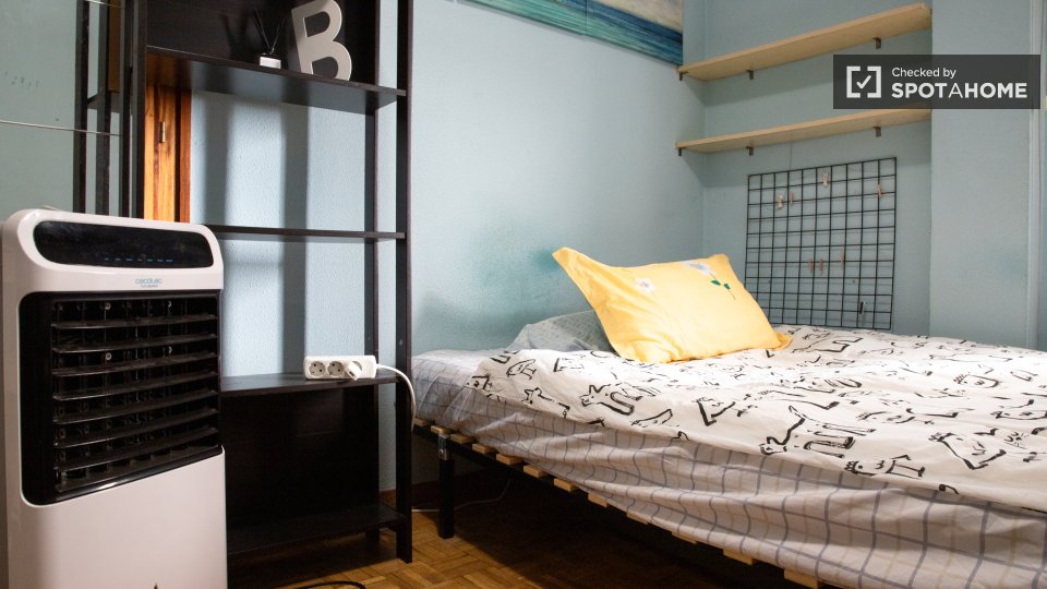 Double room Madrid, 4 beds — photo 6