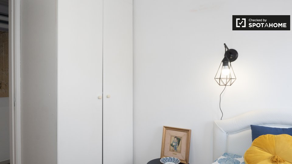 Double room Lisbon, 4 beds, 90m² — photo 3