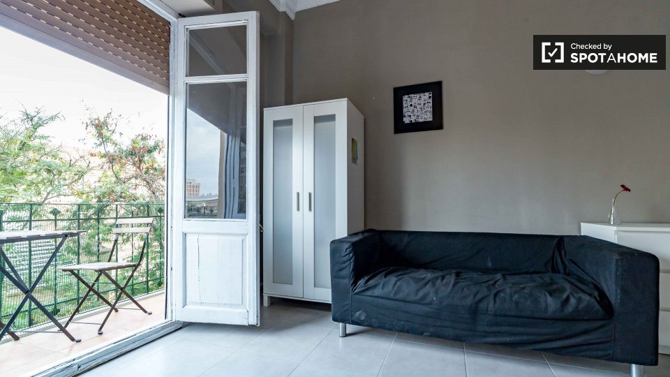 Double room Valencia, 5 beds, 130m² — photo 11