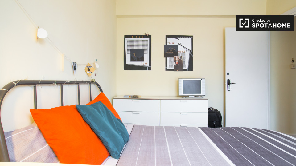 Double room Bilbao, 3 beds, 70m² — photo 7