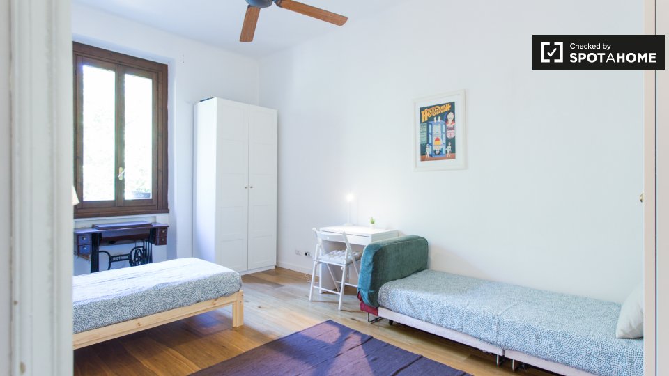 Double room Milan, 3 beds — photo 1
