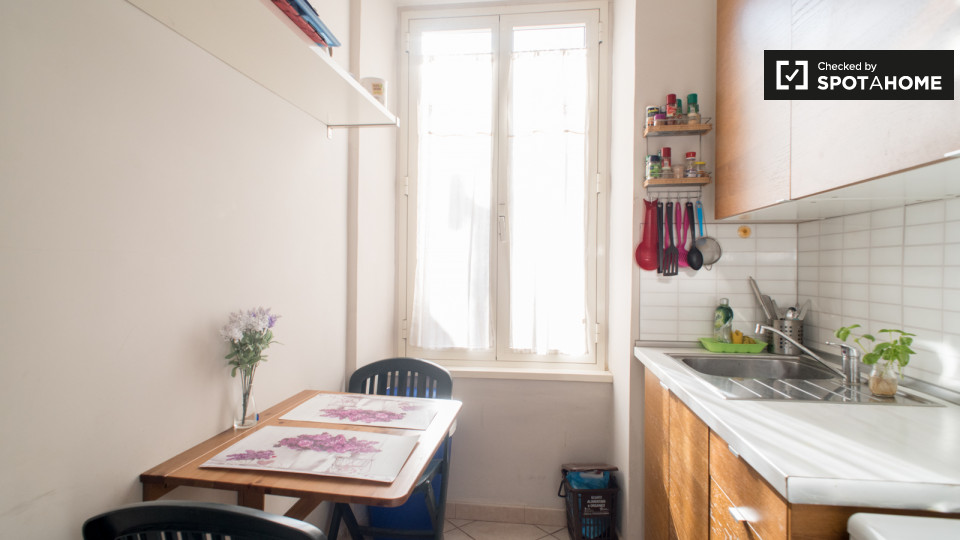 Double room Rome, 3 beds, 80m² — photo 37