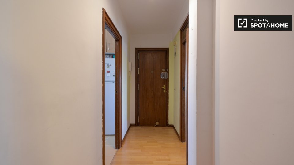 Double room Madrid, 3 beds — photo 16