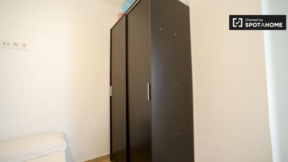 Double room Valencia, 4 beds, 85m² — photo 4