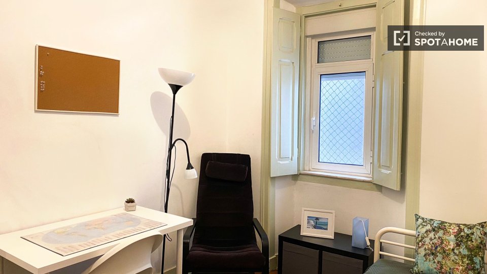 Double room Lisbon, 6 beds — photo 16
