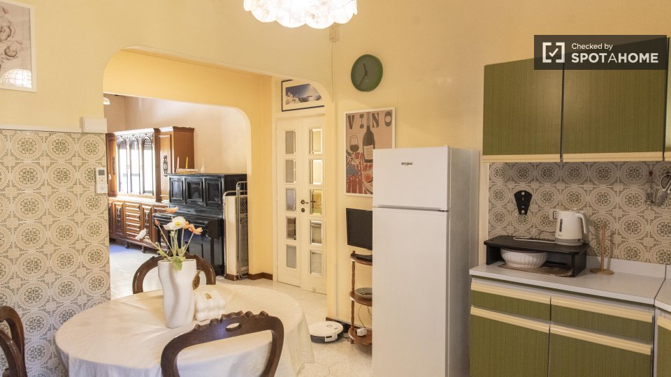 Double room Rome, 3 beds — photo 4