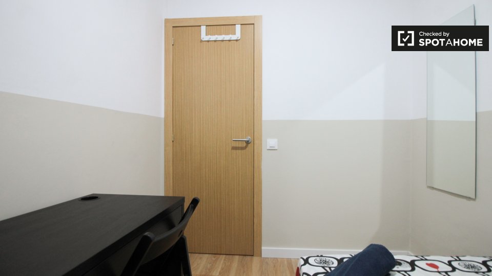 Double room Barcelona, 6 beds, 100m² — photo 4