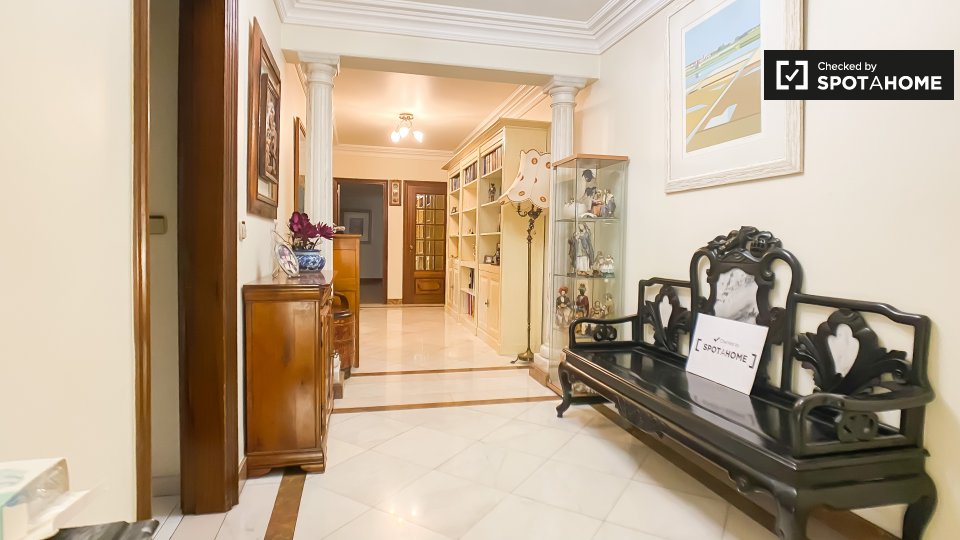 Double room Lisbon, 4 beds, 180m² — photo 17