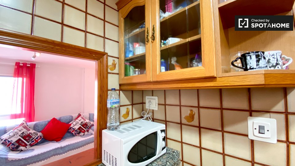 Double room Valencia, 3 beds, 75m² — photo 14