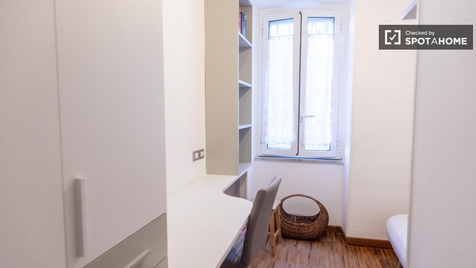 Double room Rome, 3 beds, 90m² — photo 42